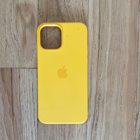 Apple Accessories - Original Apple iPhone 12 Pro Max Case - Yellow (Sunflower)